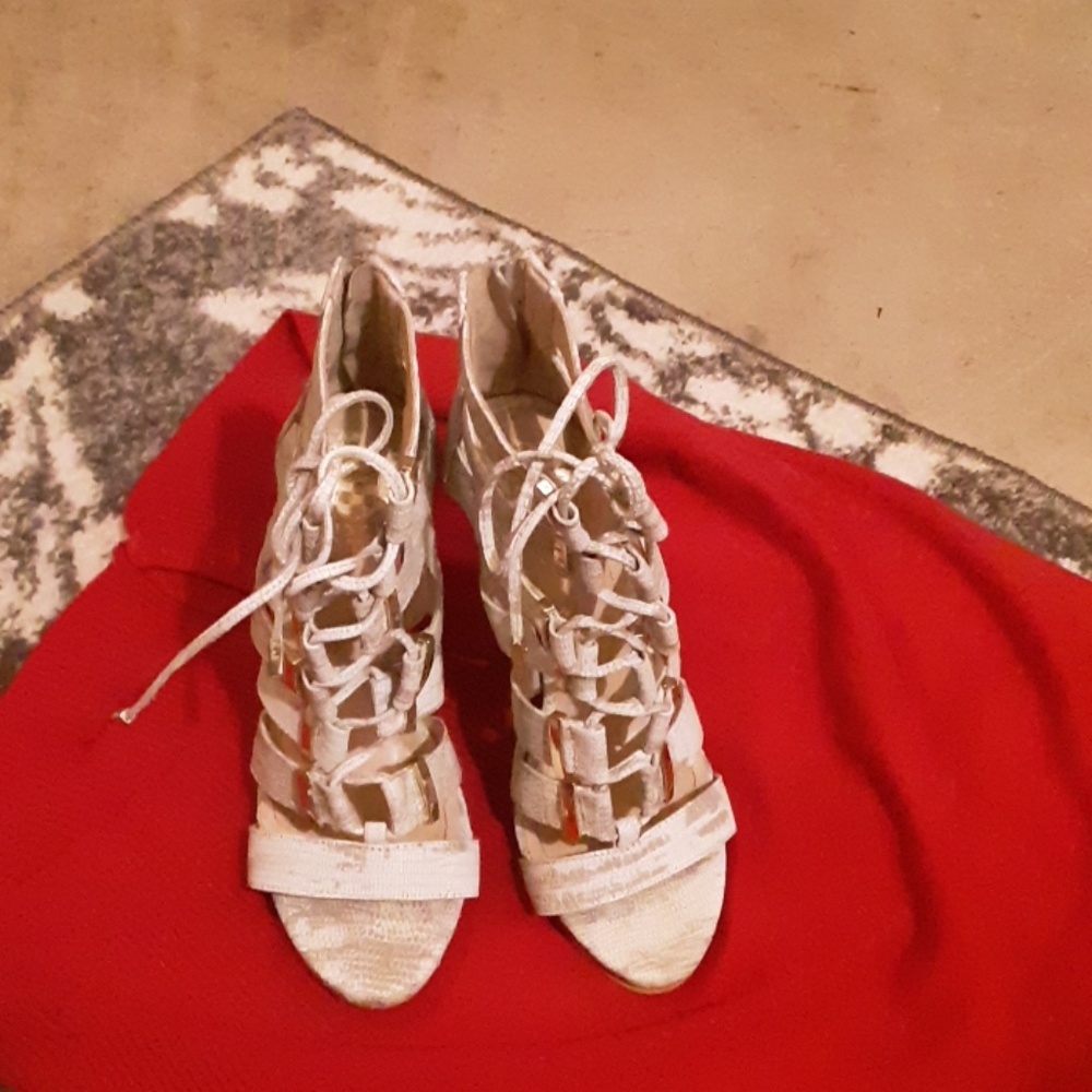 Vince Camuta.  Lace up shoe @ zipper back